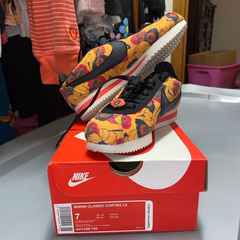 Gold/Black Womens Classic Cortez Size 7